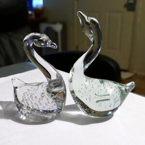 Set of Swan Art Glass/Paperweight Decorative Figures